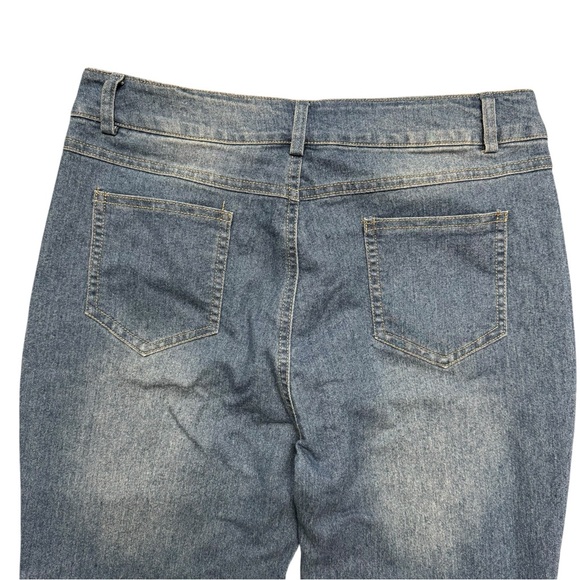 Elegant Thin Blue Flare Jeans for Women - Picture 8 of 9